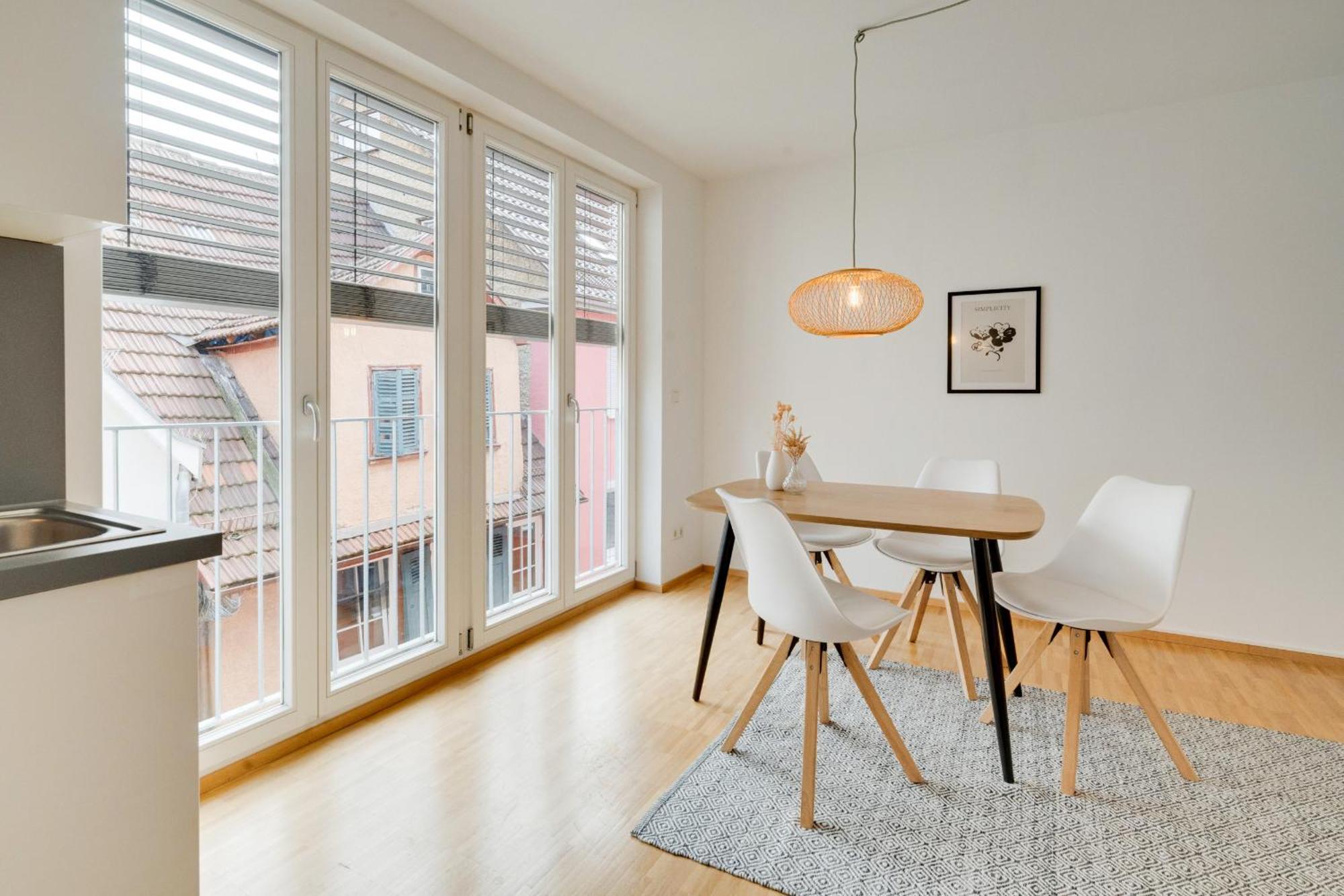 Altstadt Apartment 2 Zimmer Am Weibermarkt 罗伊特林根 外观 照片