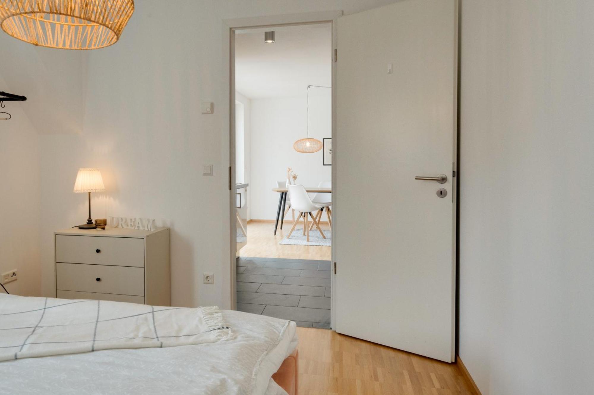 Altstadt Apartment 2 Zimmer Am Weibermarkt 罗伊特林根 外观 照片