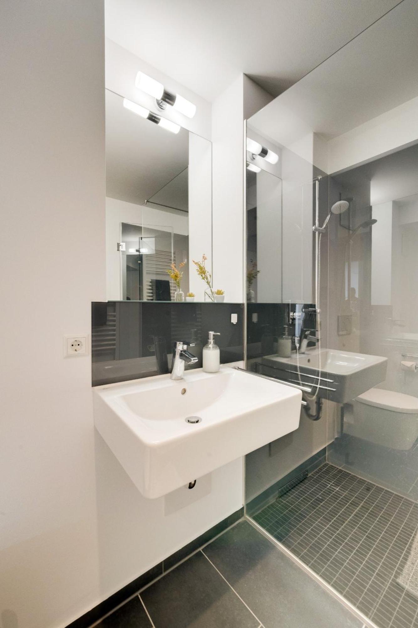 Altstadt Apartment 2 Zimmer Am Weibermarkt 罗伊特林根 外观 照片