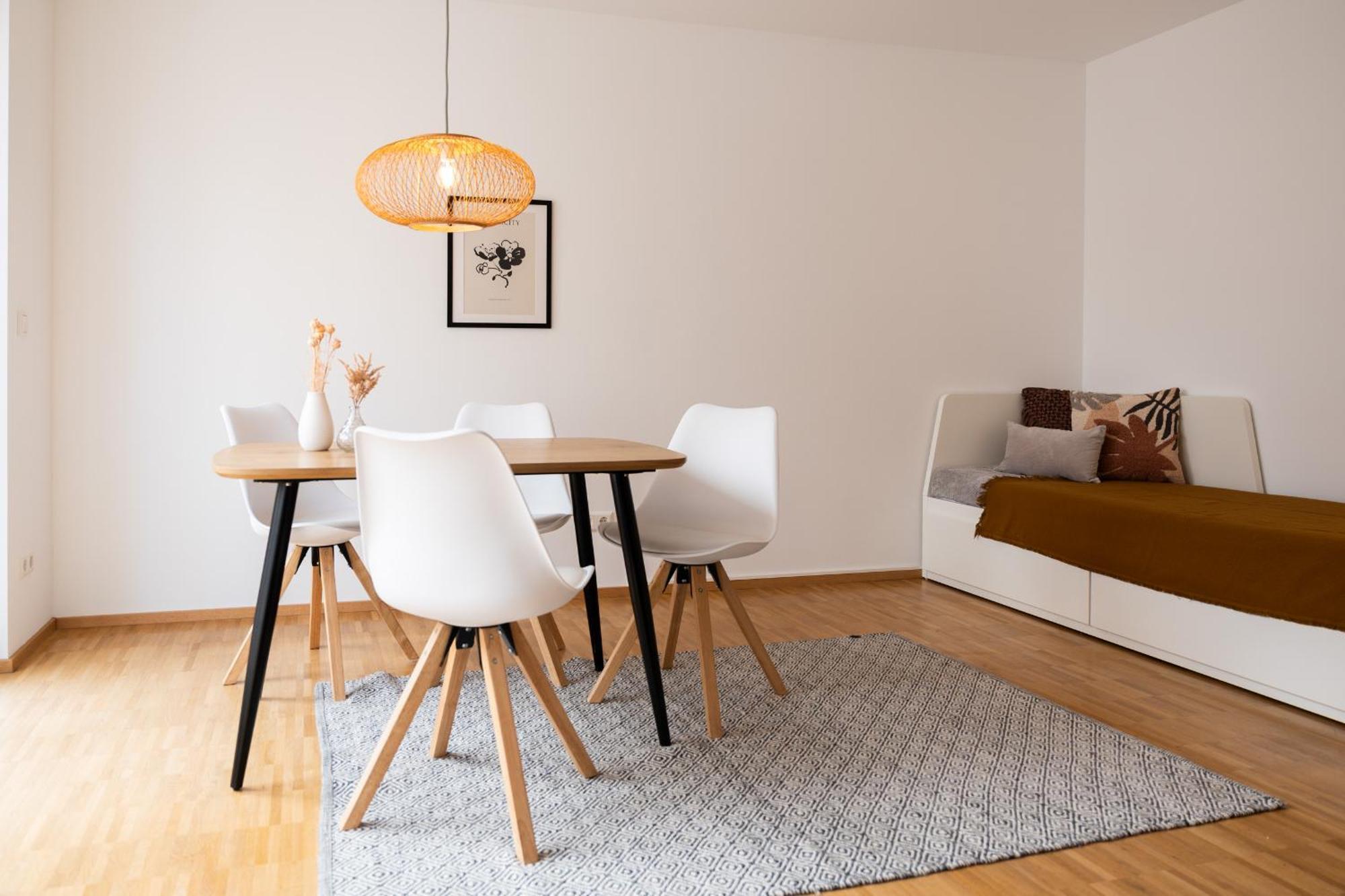 Altstadt Apartment 2 Zimmer Am Weibermarkt 罗伊特林根 外观 照片