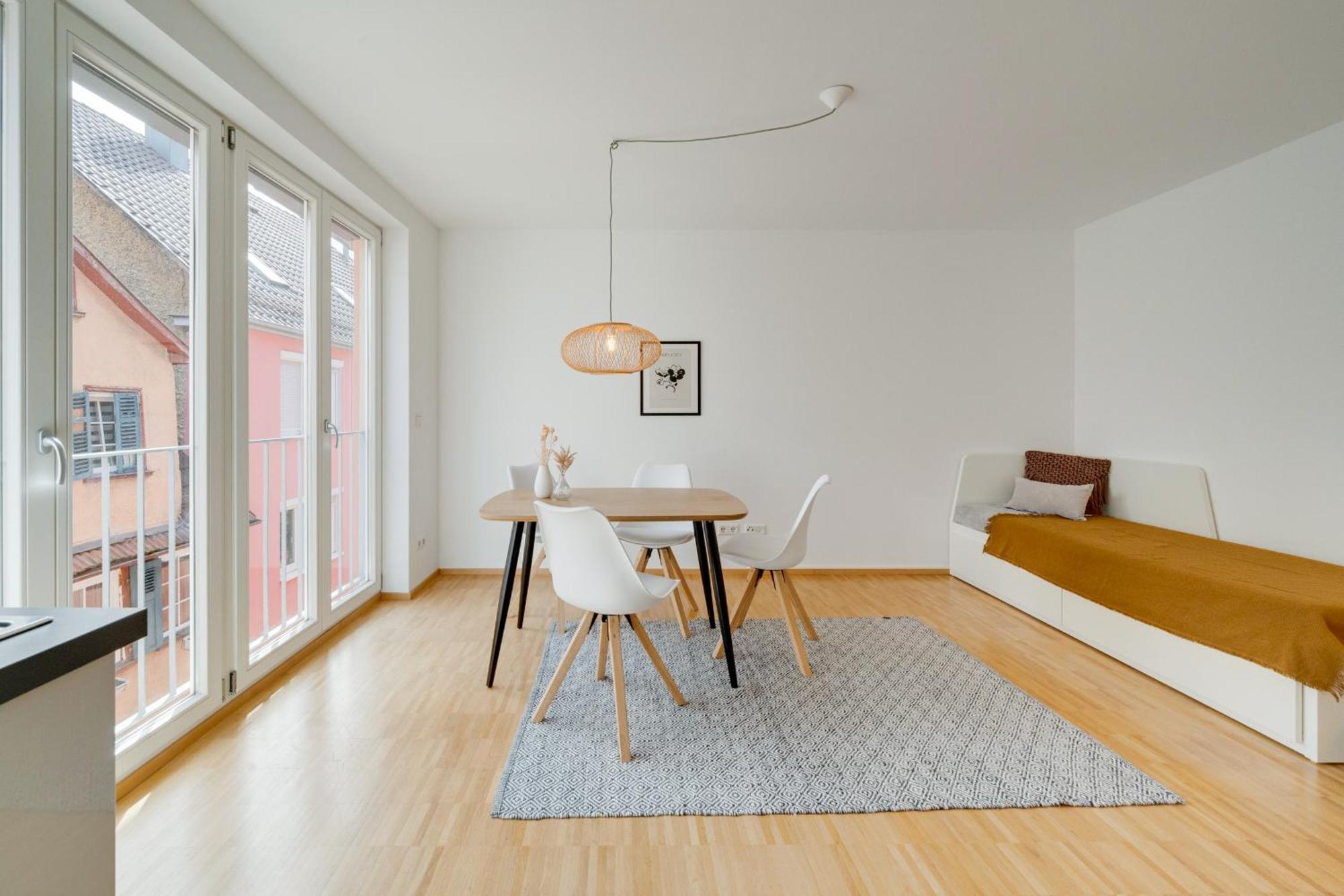 Altstadt Apartment 2 Zimmer Am Weibermarkt 罗伊特林根 外观 照片